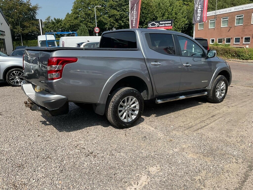 Mitsubishi L200 2.4 Di-d Dc Barbarian Blue #82