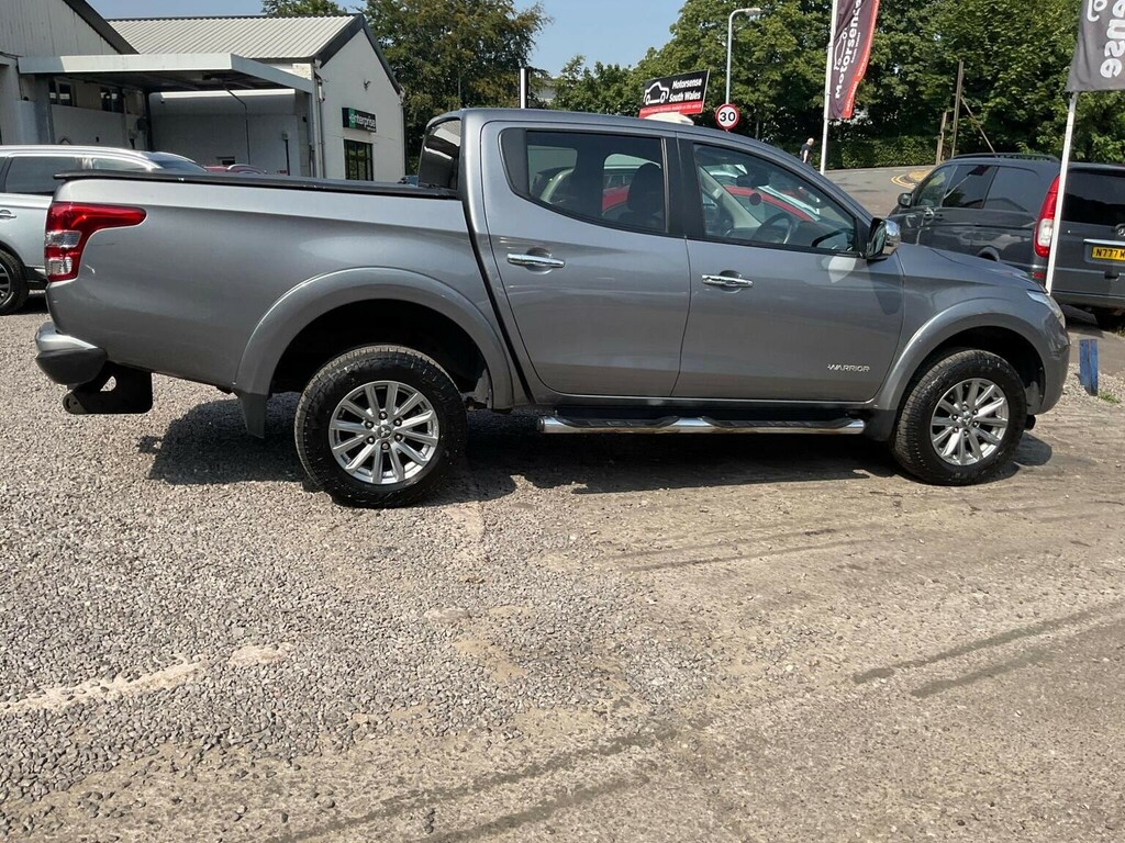Mitsubishi L200 2.4 Di-d Dc Barbarian Blue #76