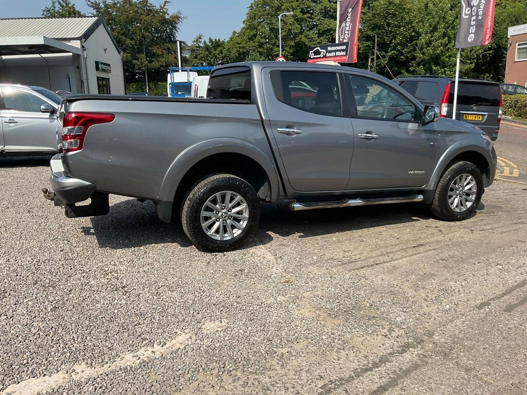 Mitsubishi L200 2.4 Di-d Dc Barbarian Blue #80