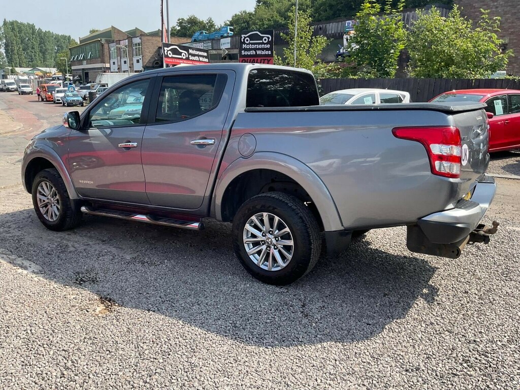 Mitsubishi L200 2.4 Di-d Dc Barbarian Blue #97