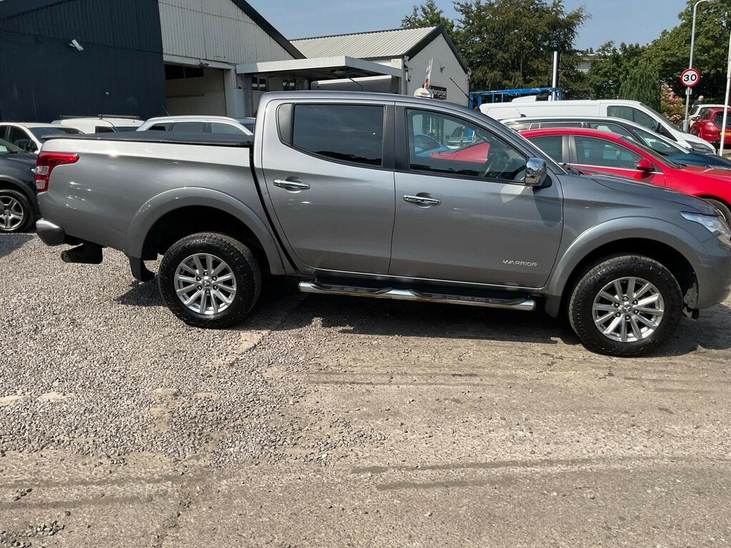 Mitsubishi L200 2.4 Di-d Dc Barbarian Blue #68