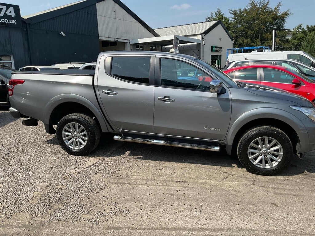 Mitsubishi L200 2.4 Di-d Dc Barbarian Blue #65