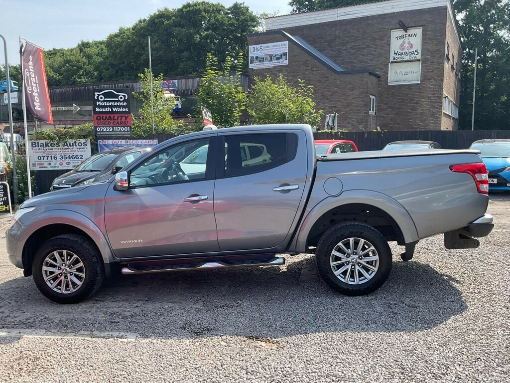 Mitsubishi L200 2.4 Di-d Dc Barbarian Blue #19