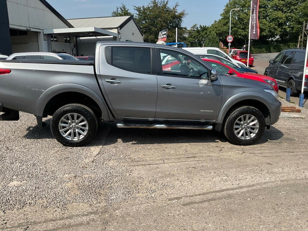 Mitsubishi L200 2.4 Di-d Dc Barbarian Blue #72