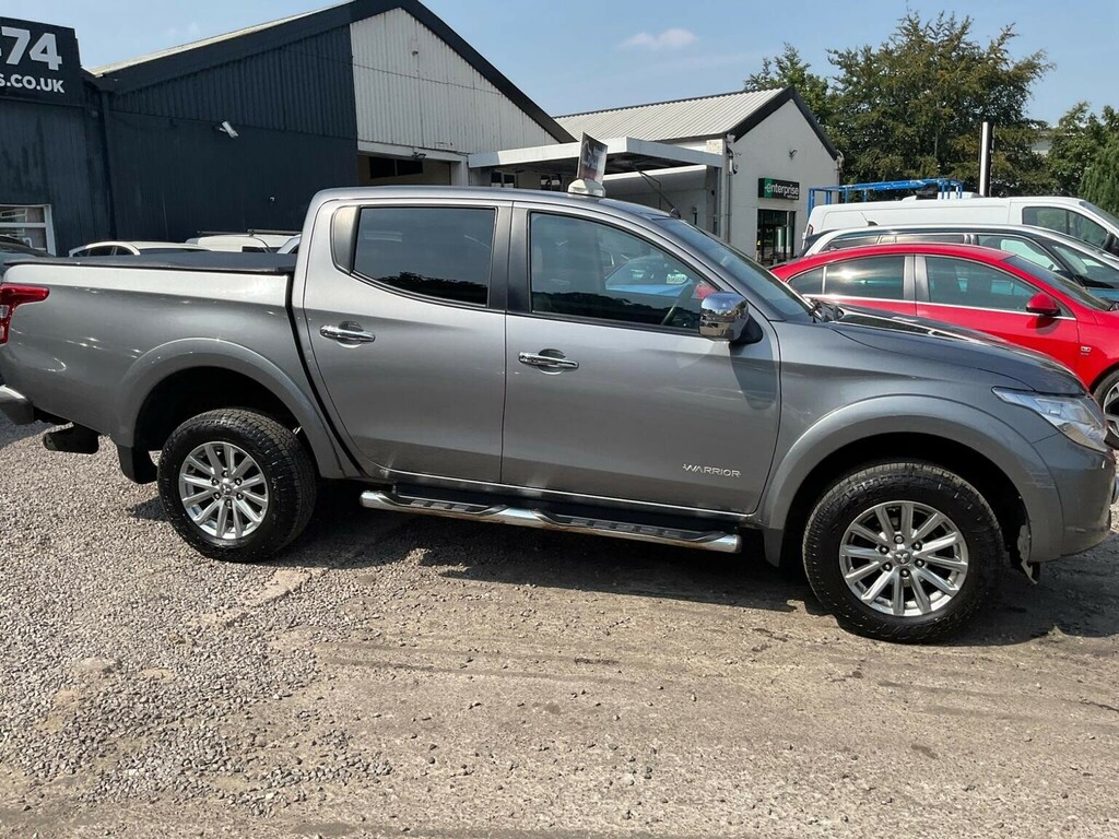 Mitsubishi L200 2.4 Di-d Dc Barbarian Blue #64