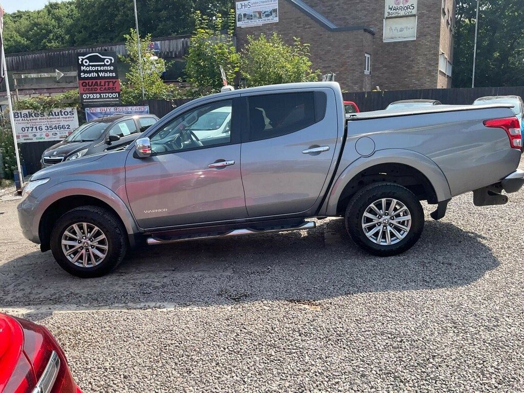 Mitsubishi L200 2.4 Di-d Dc Barbarian Blue #100