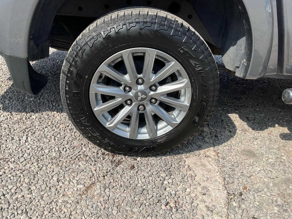 Mitsubishi L200 2.4 Di-d Dc Barbarian Blue #28