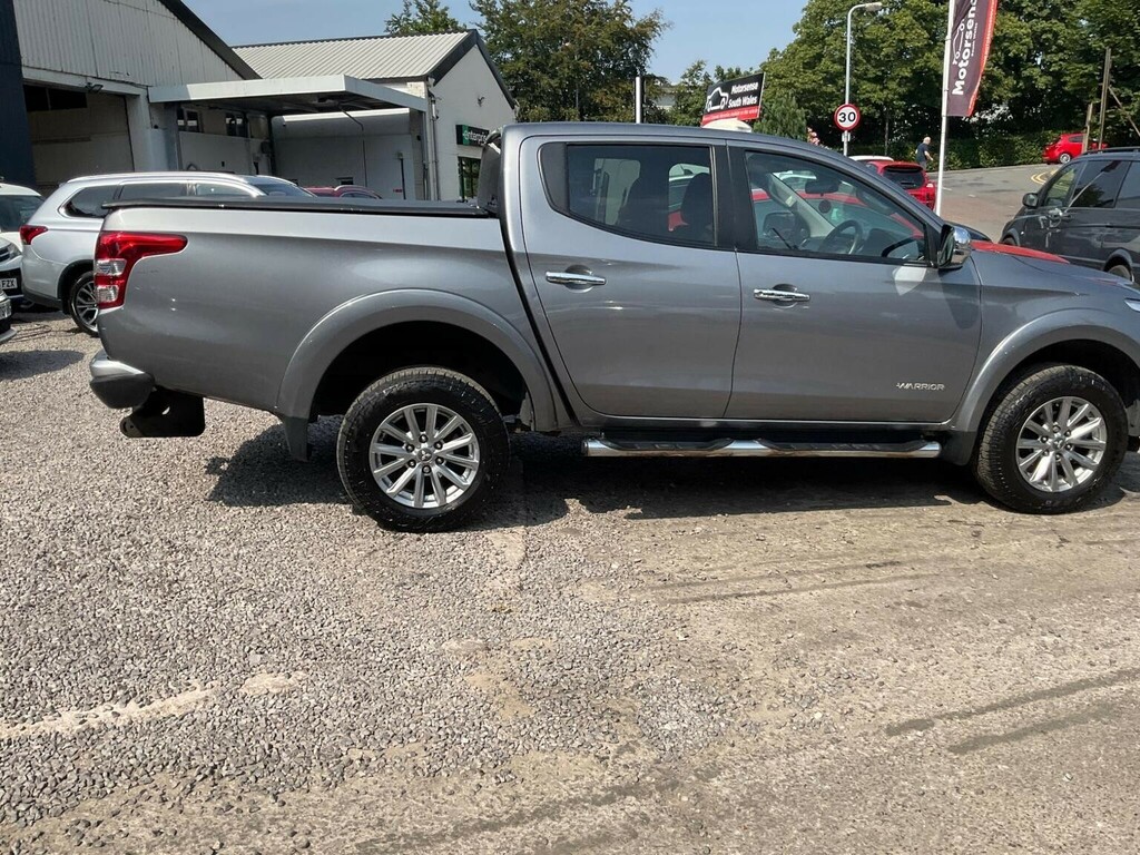 Mitsubishi L200 2.4 Di-d Dc Barbarian Blue #77