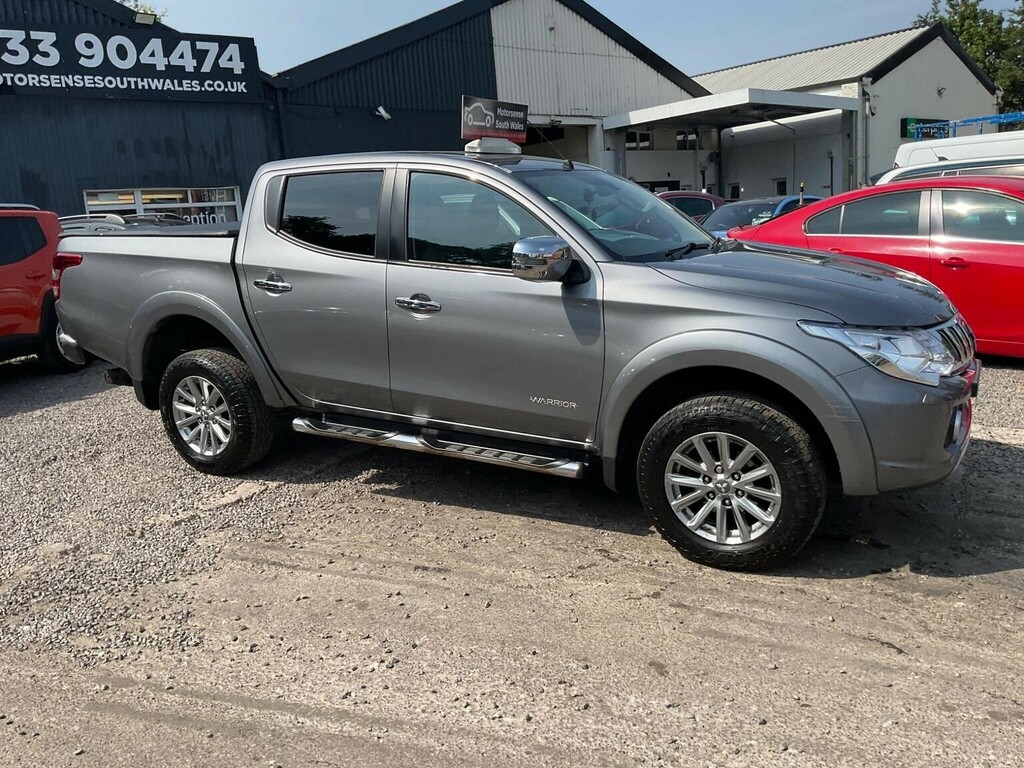 Mitsubishi L200 2.4 Di-d Dc Barbarian Blue #57