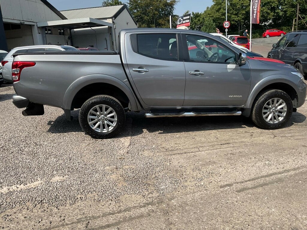 Mitsubishi L200 2.4 Di-d Dc Barbarian Blue #78