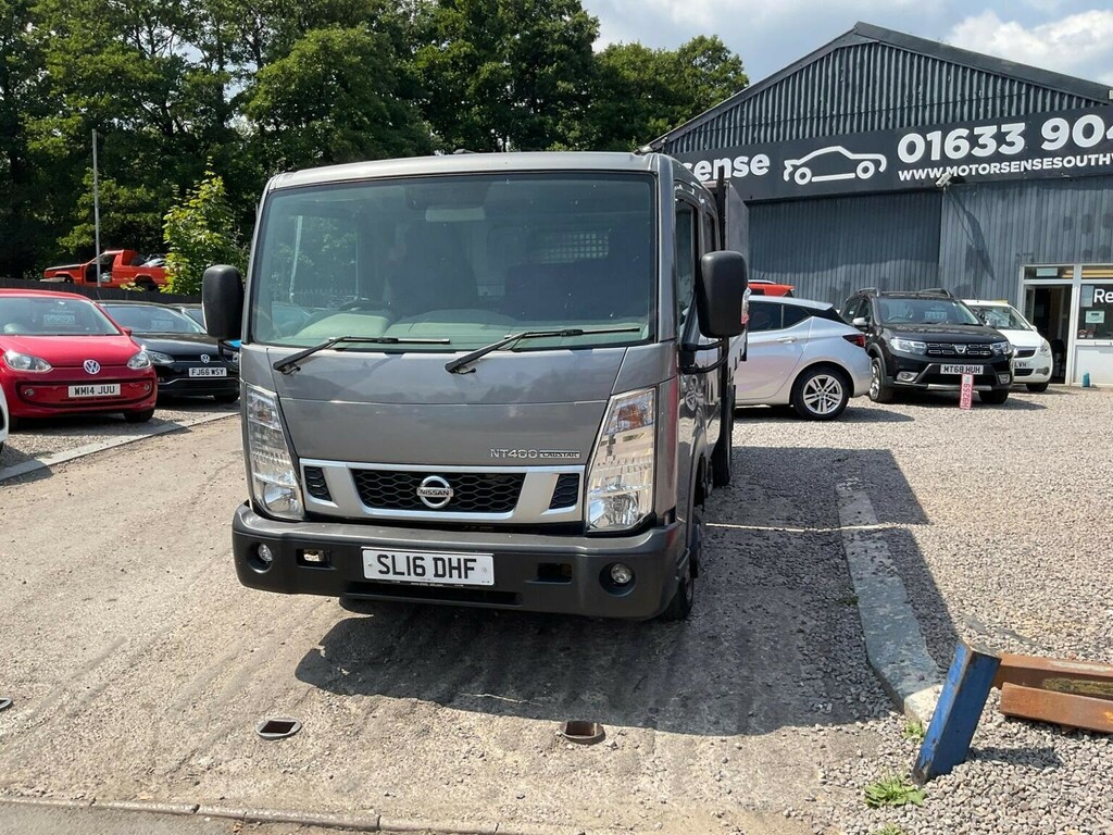 Nissan NT400 Dci 35.14Dropside White #36