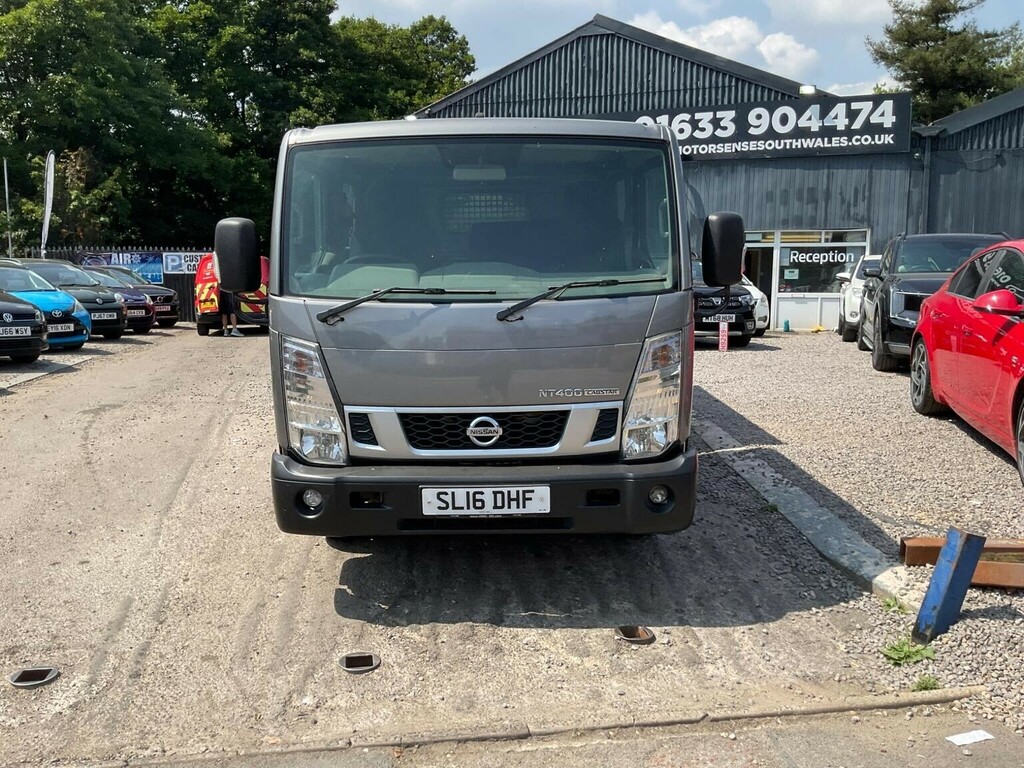 Nissan NT400 Dci 35.14Dropside White #43