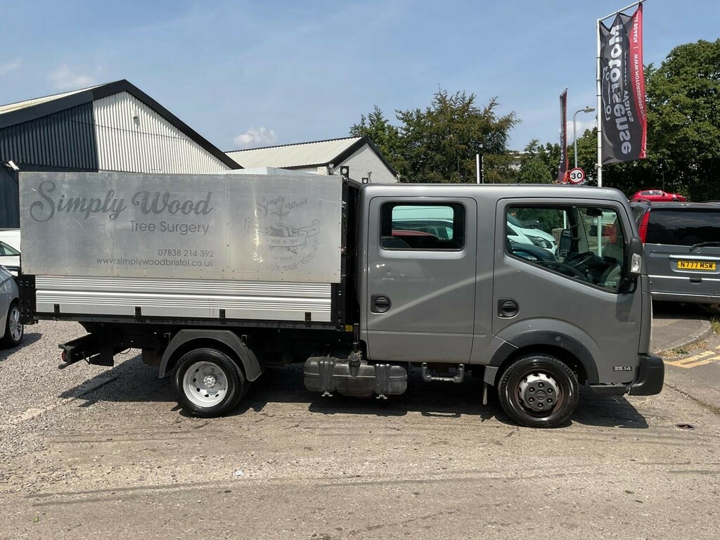 Nissan NT400 Dci 35.14Dropside White #58