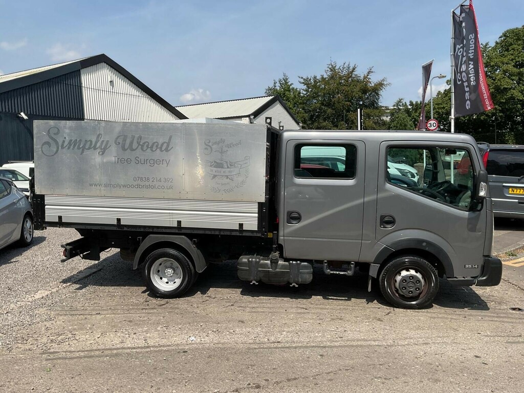 Nissan NT400 Dci 35.14Dropside White #57