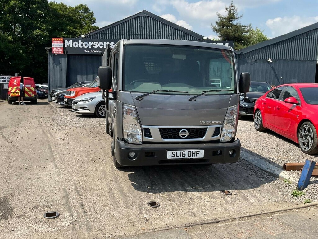 Nissan NT400 Dci 35.14Dropside White #49