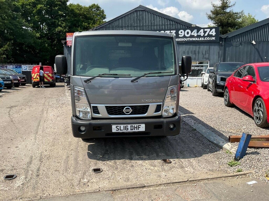 Nissan NT400 Dci 35.14Dropside White #42
