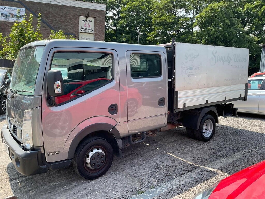 Nissan NT400 Dci 35.14Dropside White #82