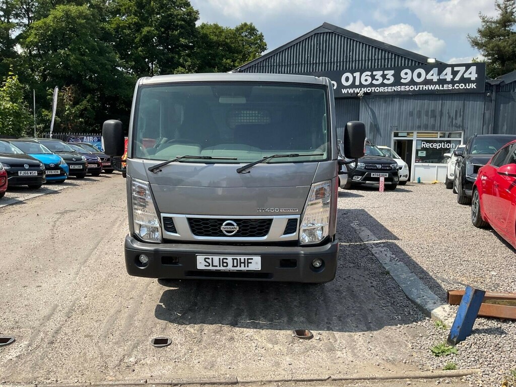 Nissan NT400 Dci 35.14Dropside White #44