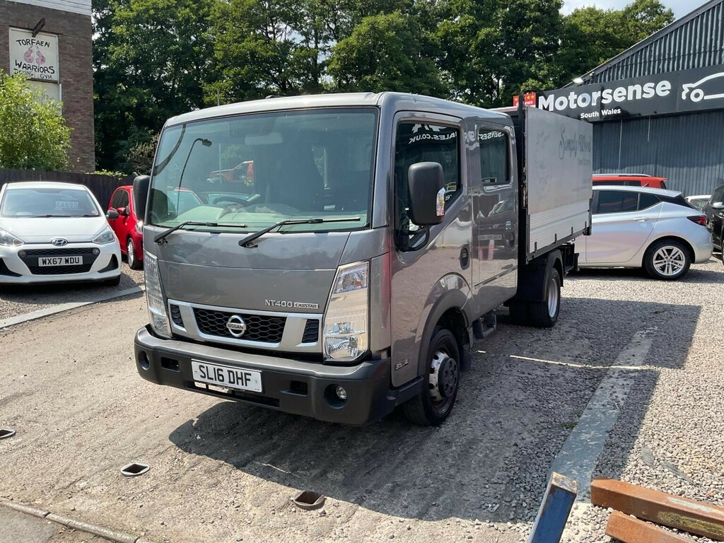 Nissan NT400 Dci 35.14Dropside White #31