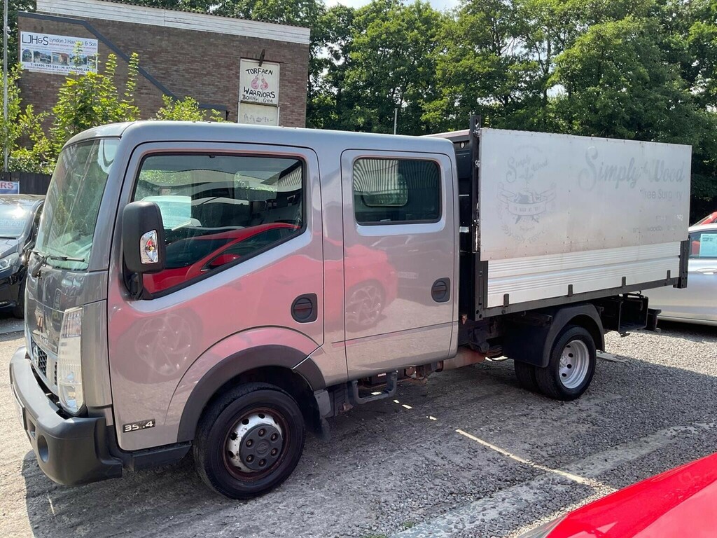 Nissan NT400 Dci 35.14Dropside White #78