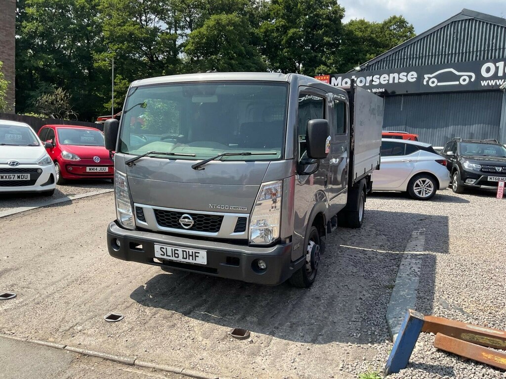 Nissan NT400 Dci 35.14Dropside White #38