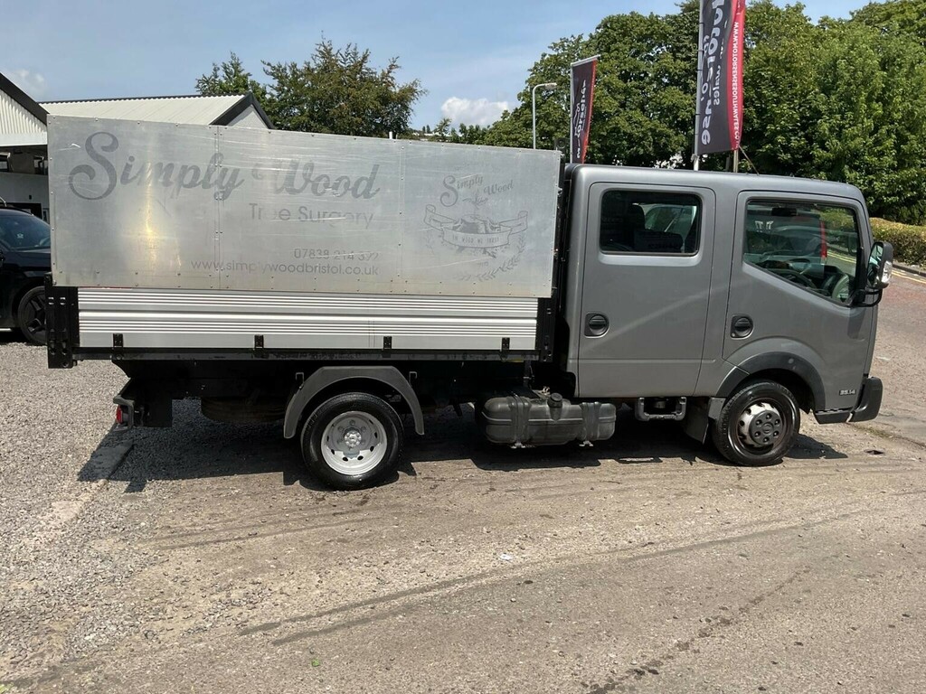 Nissan NT400 Dci 35.14Dropside White #61