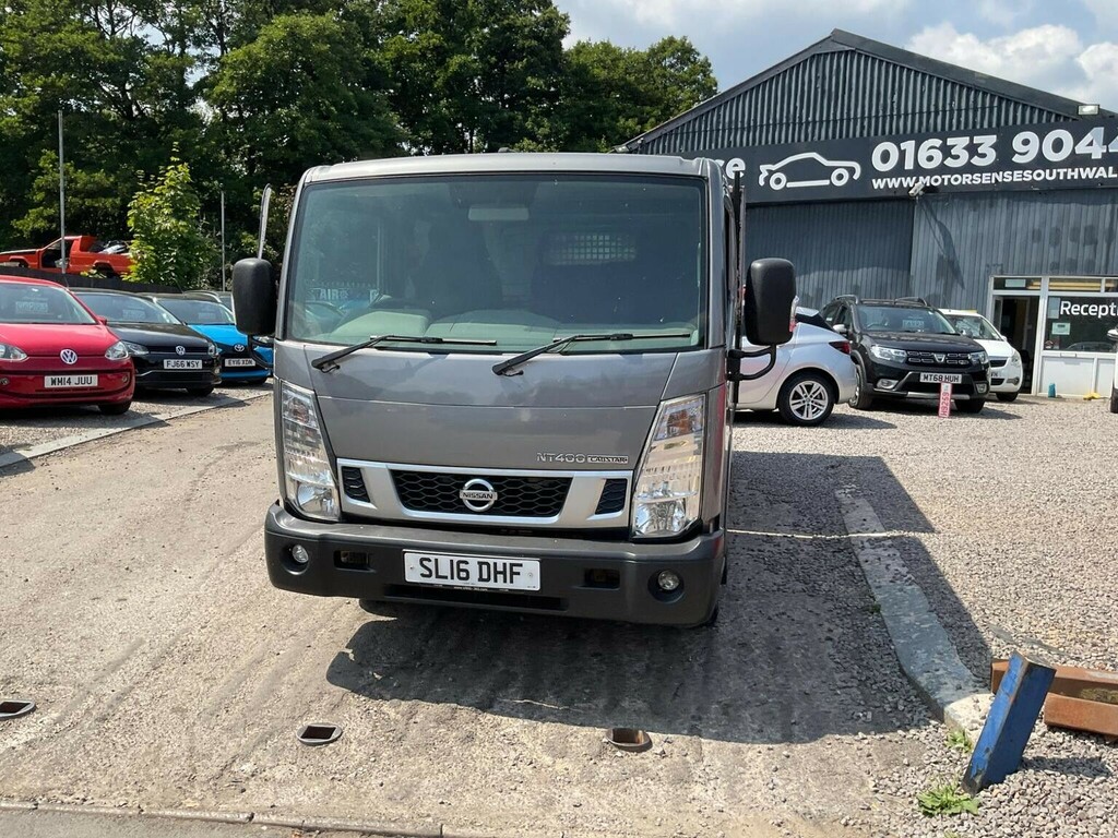Nissan NT400 Dci 35.14Dropside White #45