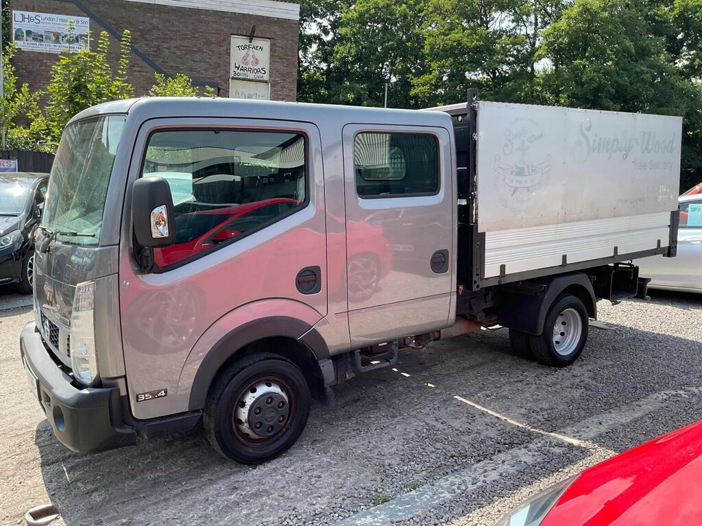 Nissan NT400 Dci 35.14Dropside White #83