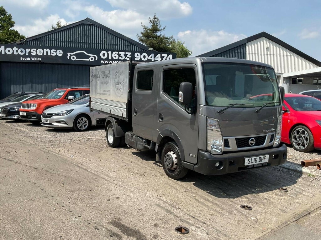 Nissan NT400 Dci 35.14Dropside White #52