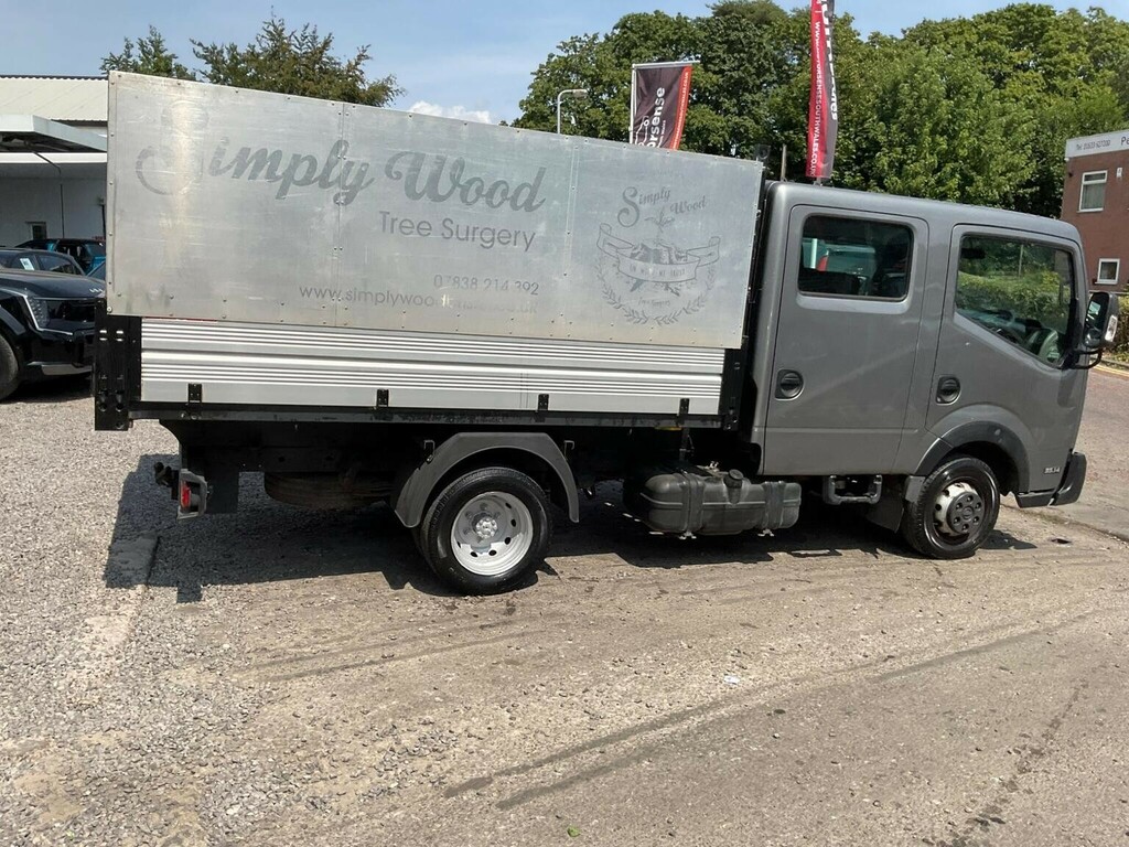 Nissan NT400 Dci 35.14Dropside White #65