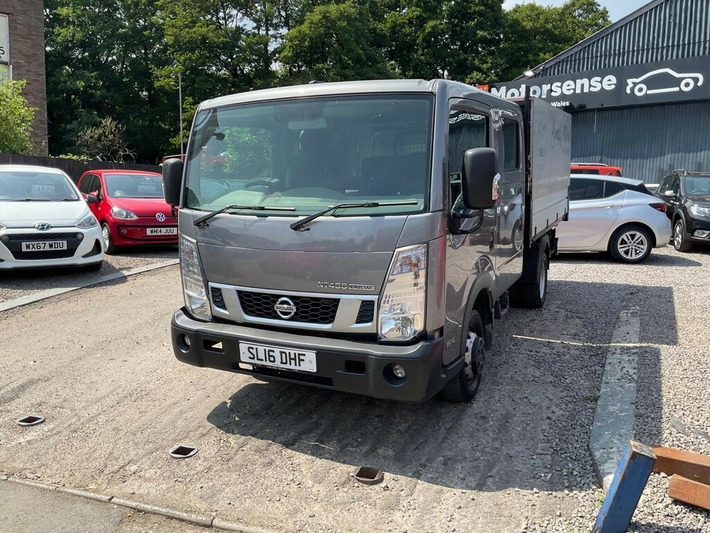Nissan NT400 Dci 35.14Dropside White #87
