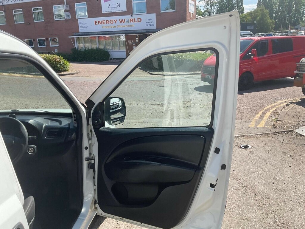 Vauxhall Combo 1.3L 1.3 Cdti 2000 16V Fwd L1 H1 White #10