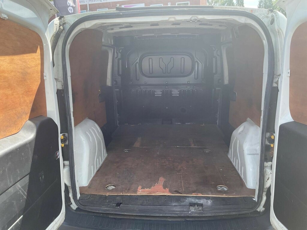 Vauxhall Combo 1.3L 1.3 Cdti 2000 16V Fwd L1 H1 White #14