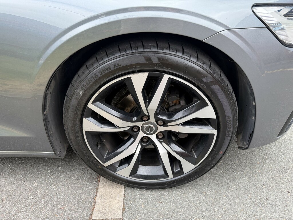 Volvo V60 2.0 D3 Momentum Red #25