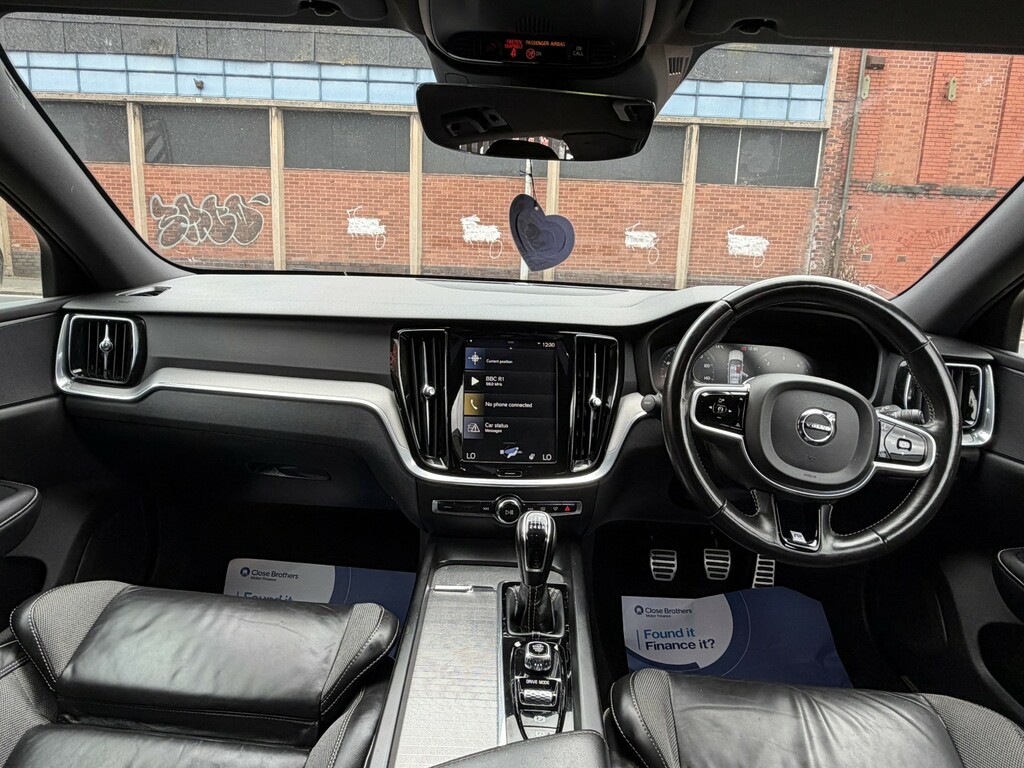Volvo V60 2.0 D3 Momentum Red #39