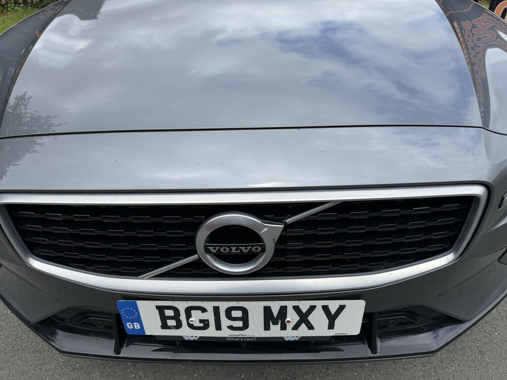 Volvo V60 2.0 D3 Momentum Red #9