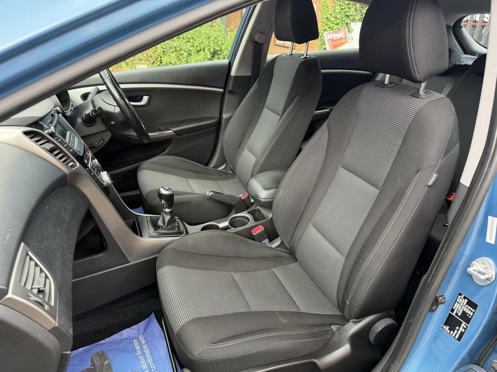 Hyundai I30 1.4 Classic 98 Bhp Silver #35