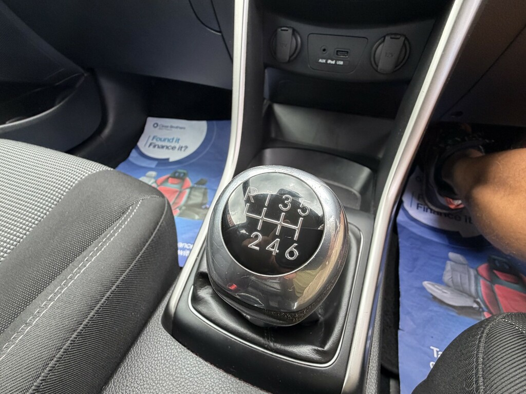 Hyundai I30 1.4 Classic 98 Bhp Silver #46