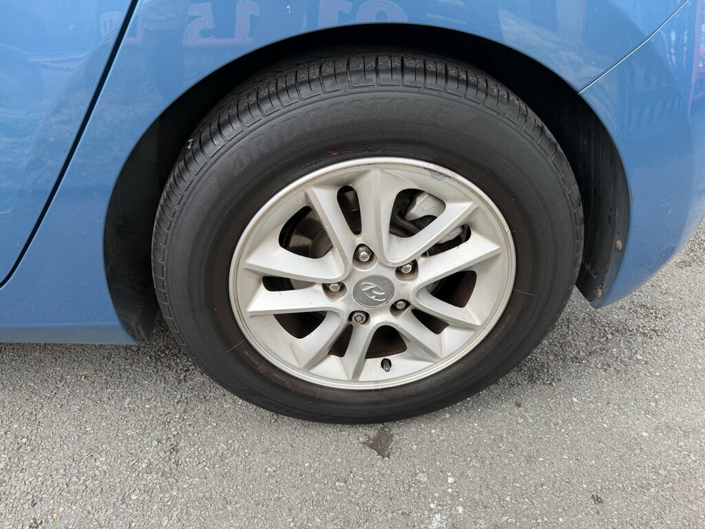 Hyundai I30 1.4 Classic 98 Bhp Silver #23