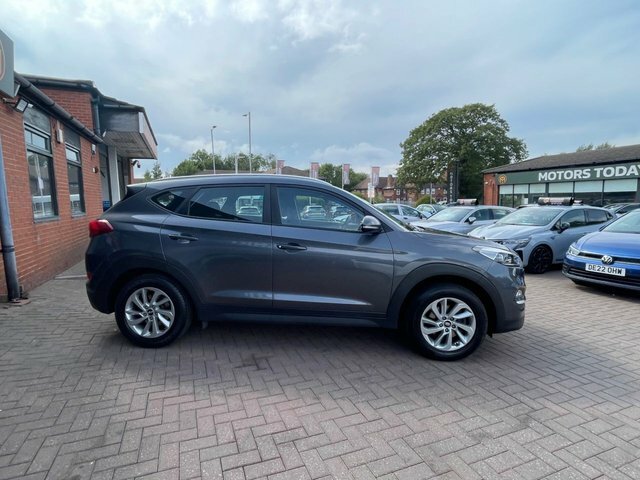 Hyundai Tucson 2018 1.6 Gdi Blue Drive Se Suv E Grey #3
