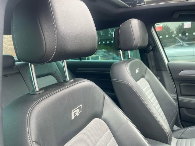 Volkswagen Passat 2017 2.0 Tdi R-line Saloon Euro White #4
