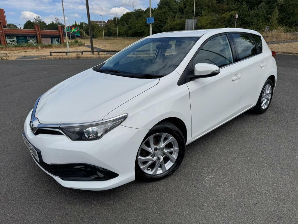 Toyota Auris 1.6 D-4d Business Edition Euro 6 Ss White #3
