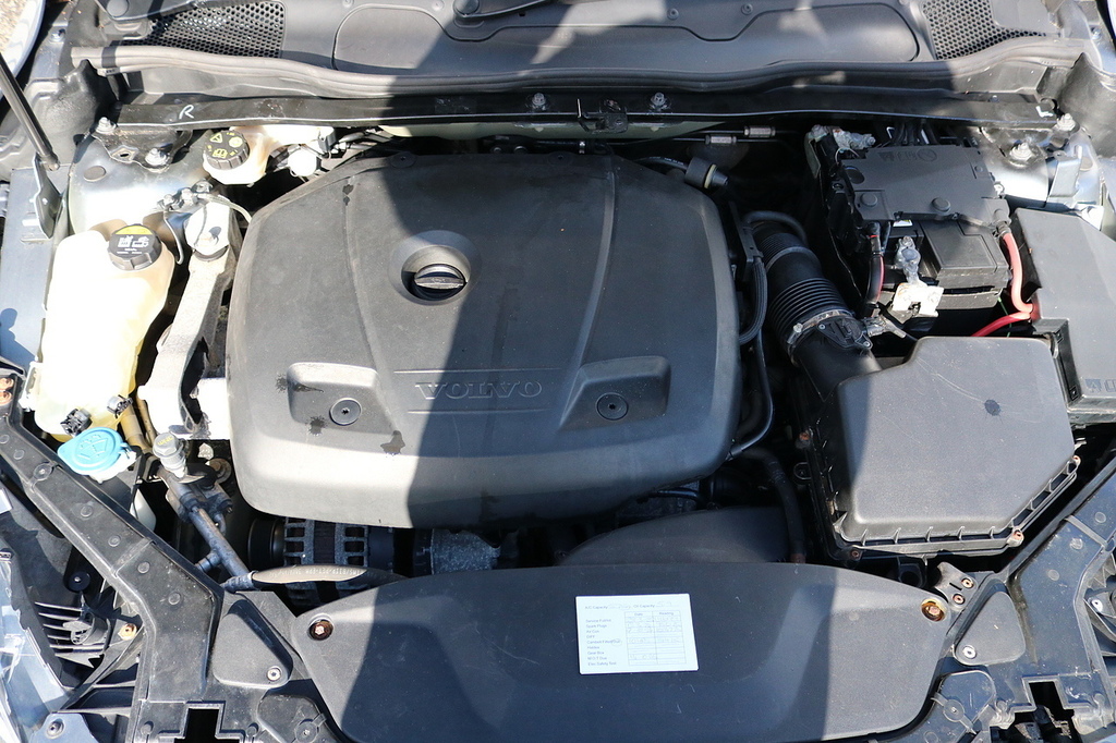 Volvo V40 T5 R-design Nav Plus Grey #2