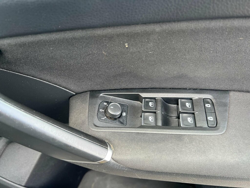 Volkswagen Touran Touran Se Tdi Bluemotion Technology Black #32
