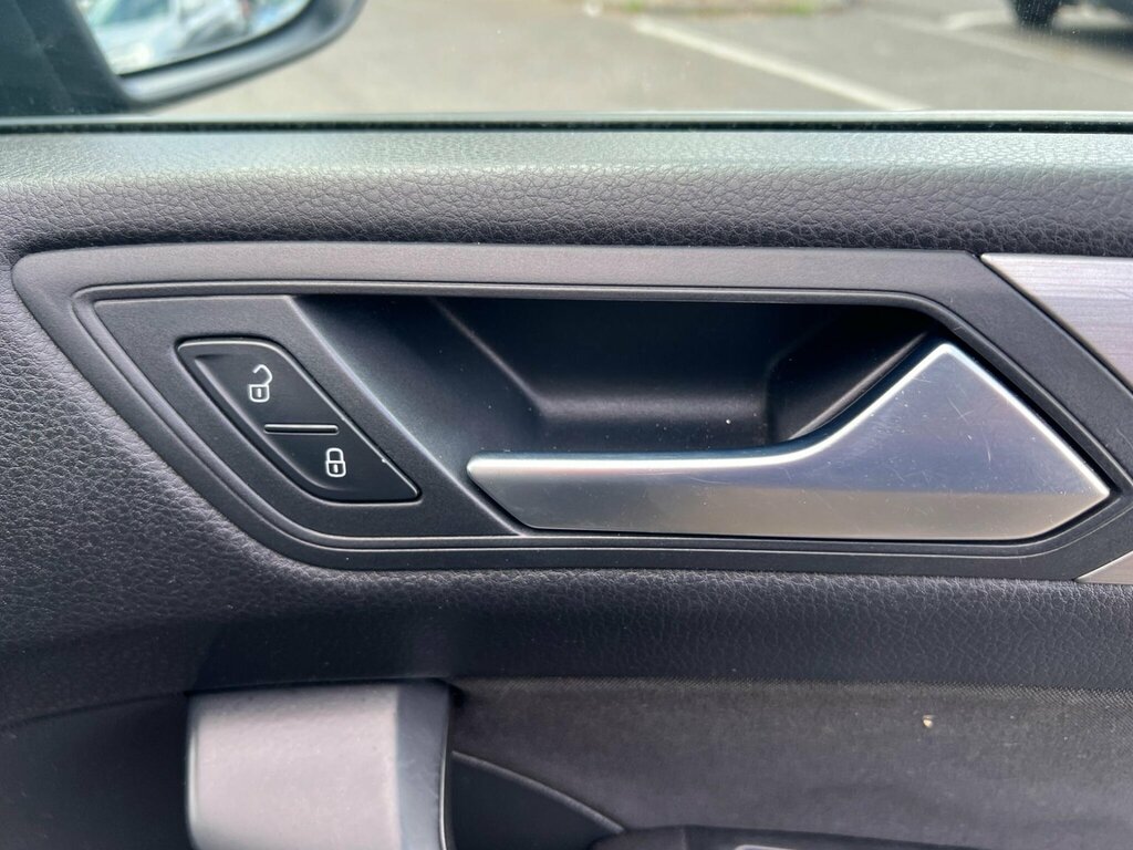 Volkswagen Touran Touran Se Tdi Bluemotion Technology Black #16