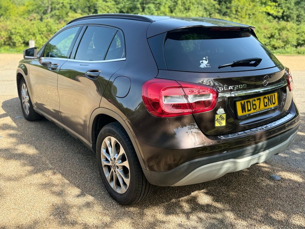 Mercedes-Benz GLA Class Gla 200 Sport Premium D 4Matic Red #8