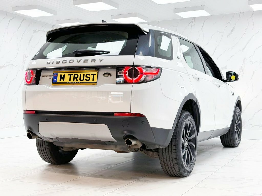 Land Rover Discovery Sport 2L Hse CK19ZXD White #5