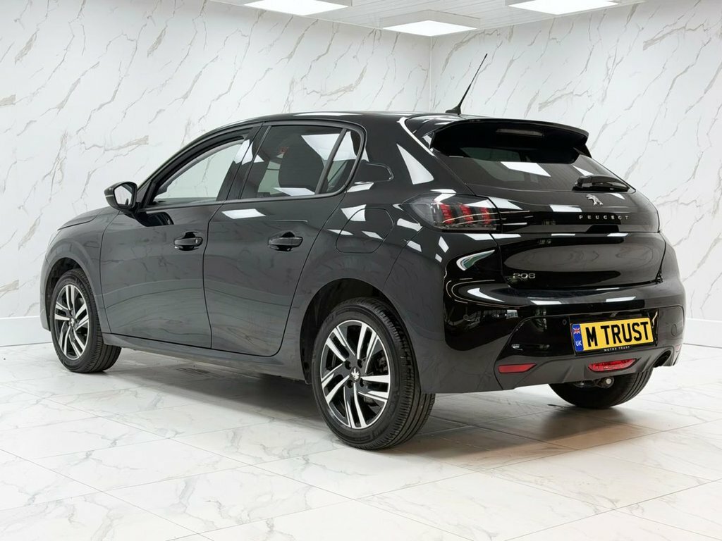 Peugeot 208 1.5L Allure Premium Black #6