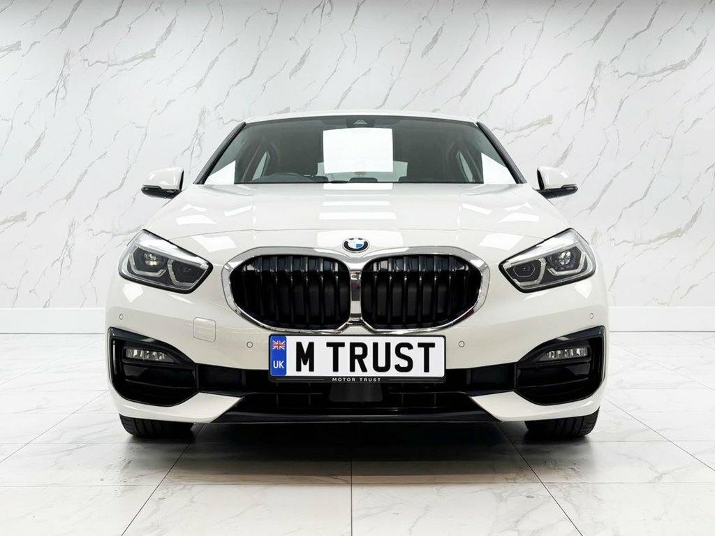 BMW 1 Series 1.5L Sport EJ71PCO White #2