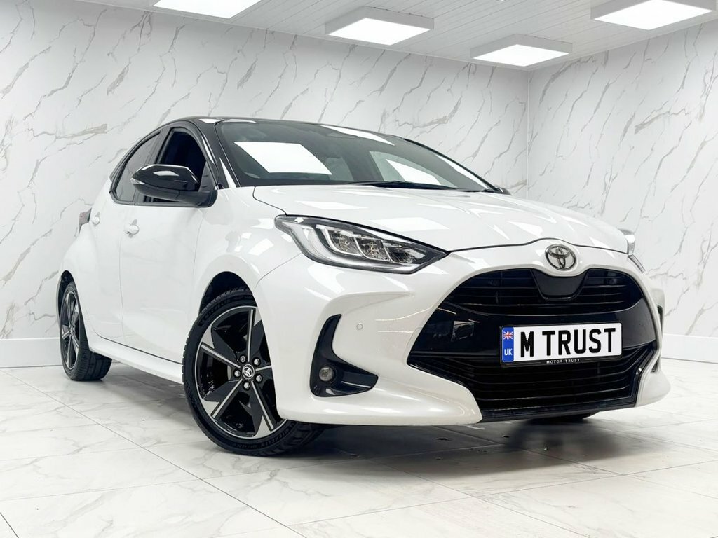 Toyota Yaris 1.5L Premiere Edition LR24HGM White #2
